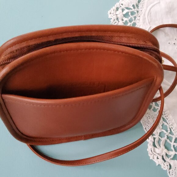 Vintage Coach Hadley Crossbody Handbag in British Tan 9935 - Picture 12 of 12